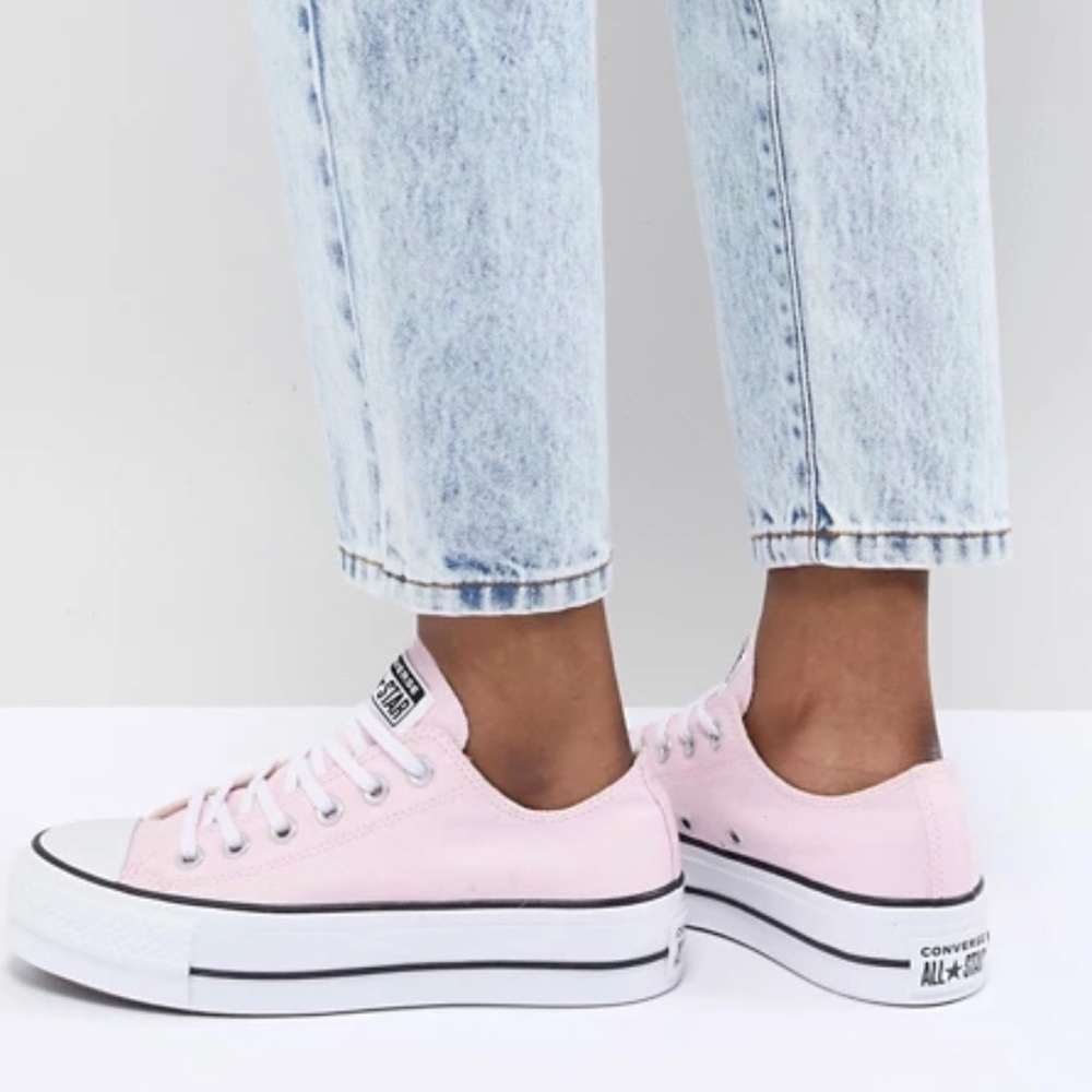 Like-New Pink Platform Converse Sneakers!